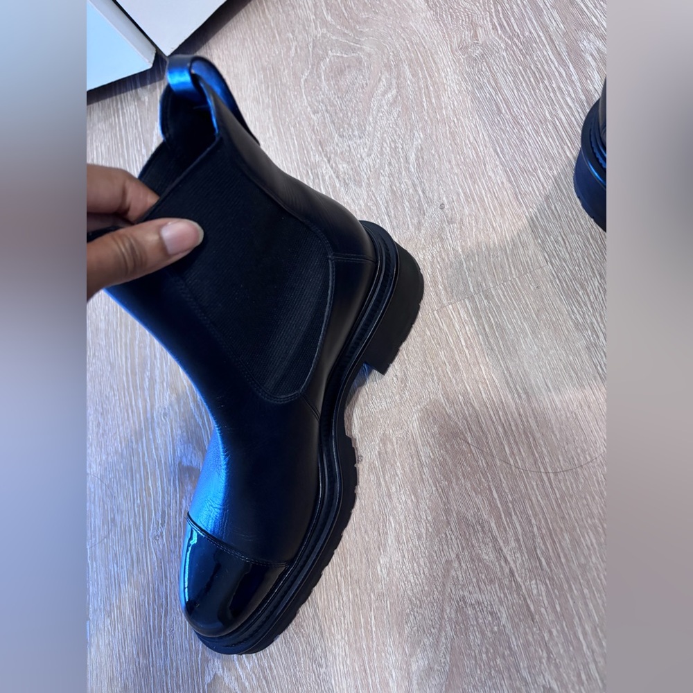 Chanel Chelsea boot. Black. Size 42. Never worn. Patent leather toe. Cc on back - Picture 12 of 13